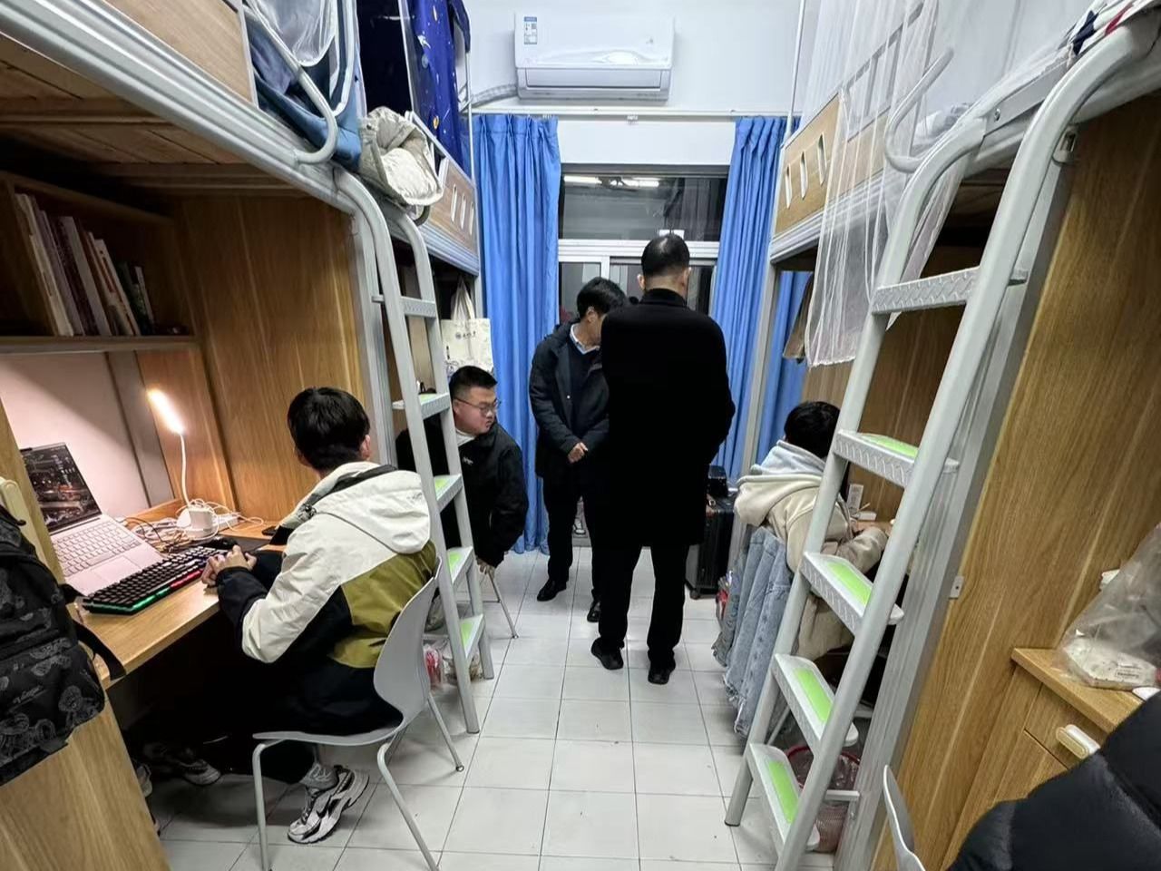 皇家娱乐城